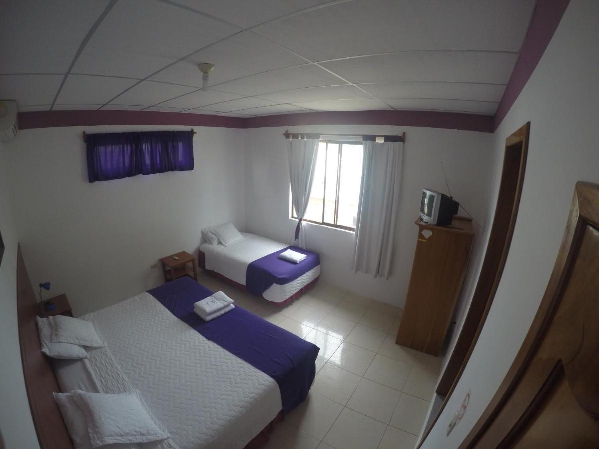 Hotel La Gran Tortuga - ᯤ Starlink Puerto Villamil Exteriör bild