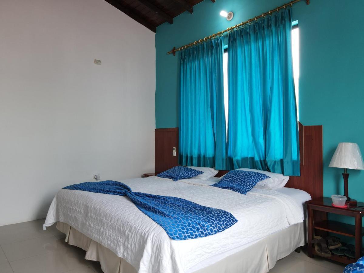 Hotel La Gran Tortuga - ᯤ Starlink Puerto Villamil Exteriör bild