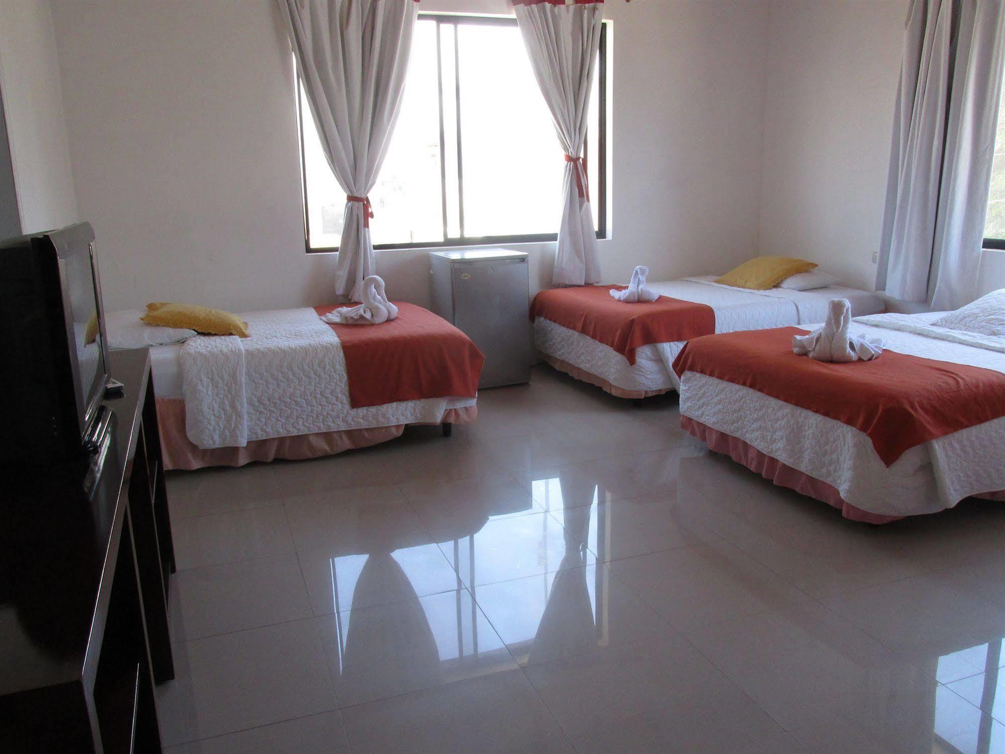 Hotel La Gran Tortuga - ᯤ Starlink Puerto Villamil Exteriör bild